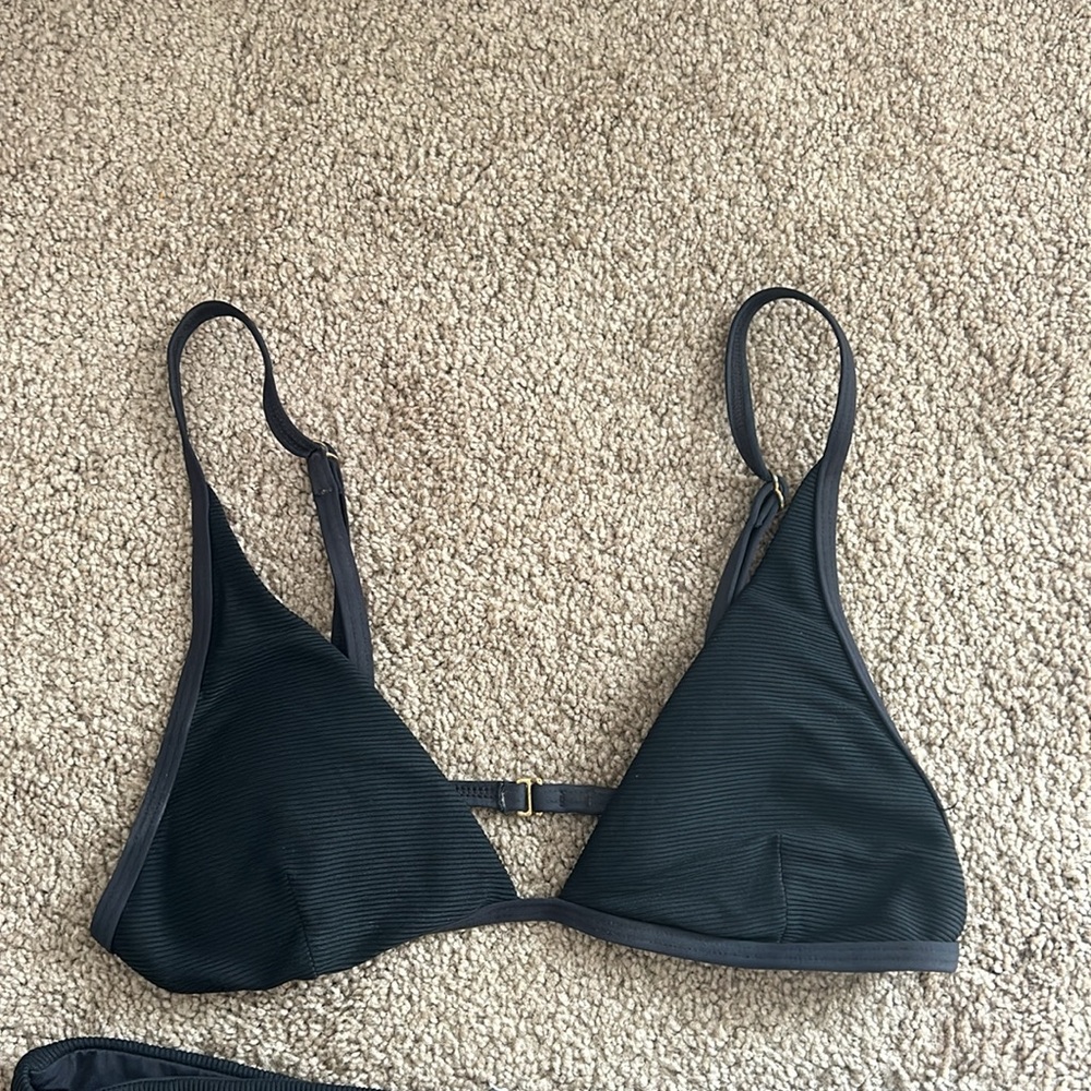 L space ribbed bikini top black size small